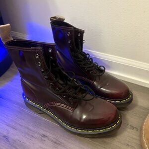 DR. MARTENS WOMENS 9 Maroon *Price negotiable*